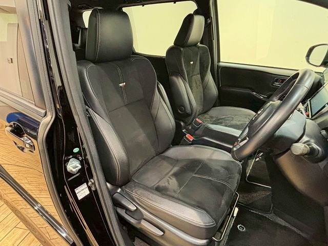 TOYOTA VOXY 2017 Image 31