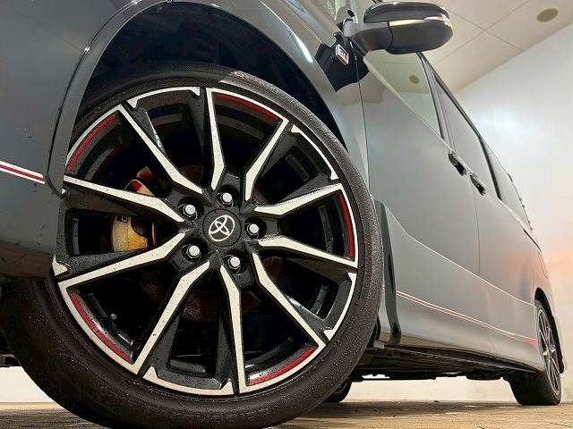 TOYOTA VOXY 2017 Image 31