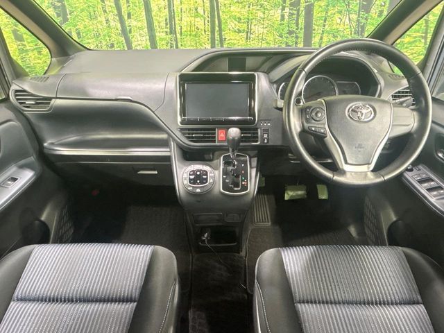 TOYOTA VOXY 2016 Image 31