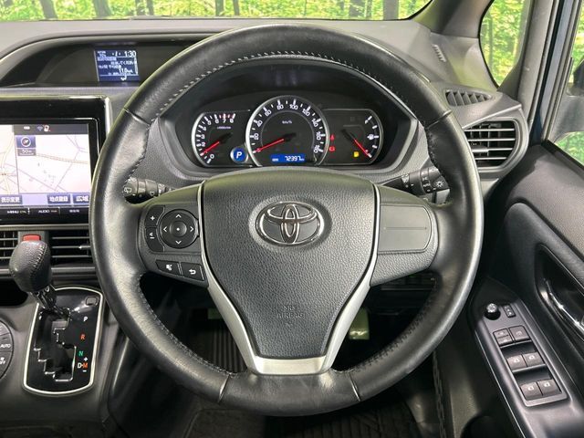 TOYOTA VOXY 2016 Image 31