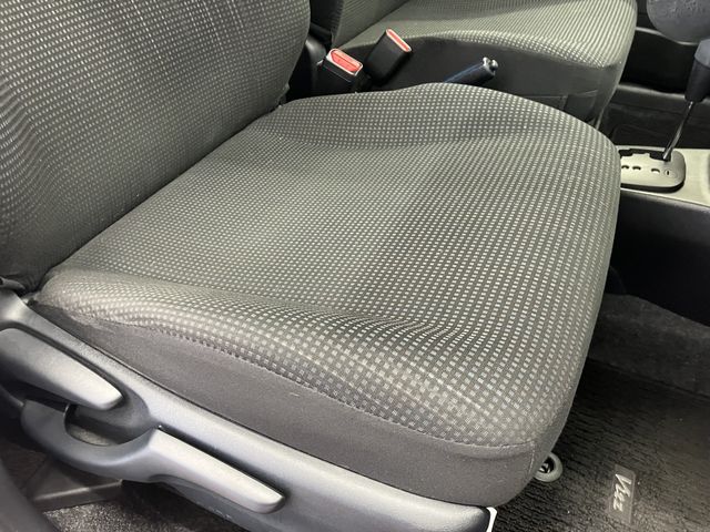 TOYOTA VITZ 2016 Image 31