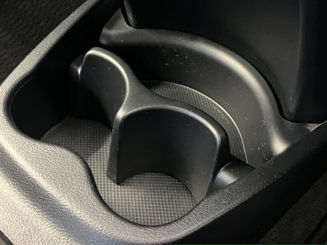 TOYOTA VITZ 2016 Image 31