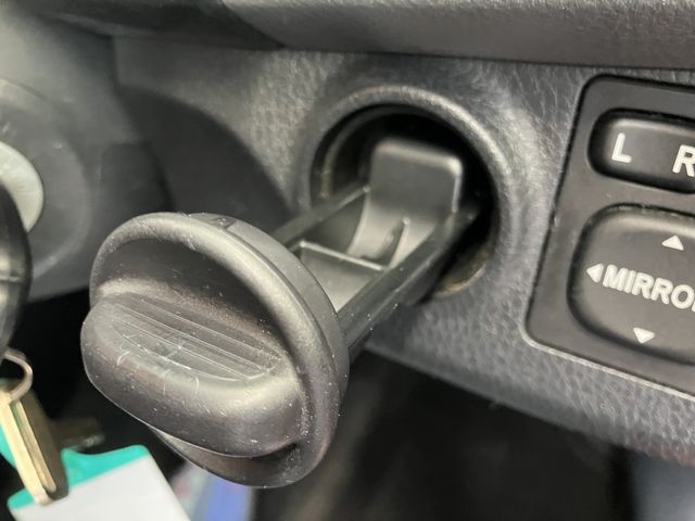 TOYOTA VITZ 2016 Image 31