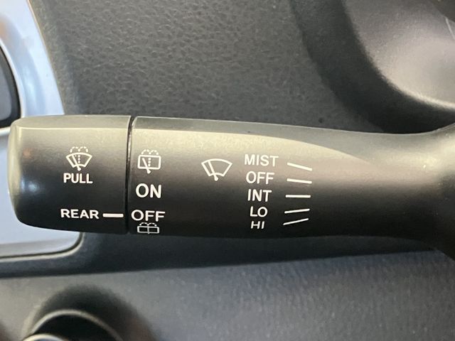 TOYOTA VITZ 2016 Image 31