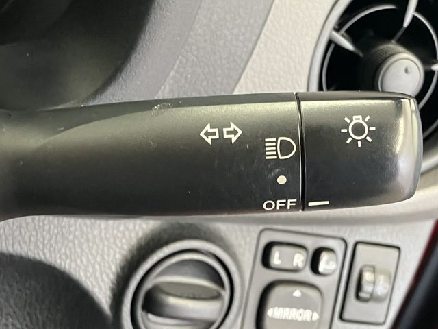 TOYOTA VITZ 2016 Image 31