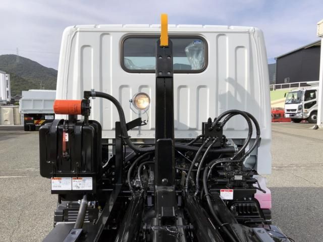 MITSUBISHI CANTER 2025 Image 31