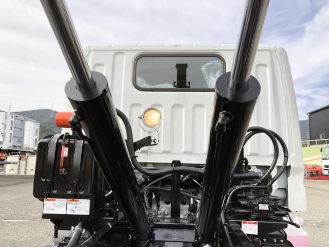 MITSUBISHI CANTER 2025 Image 31