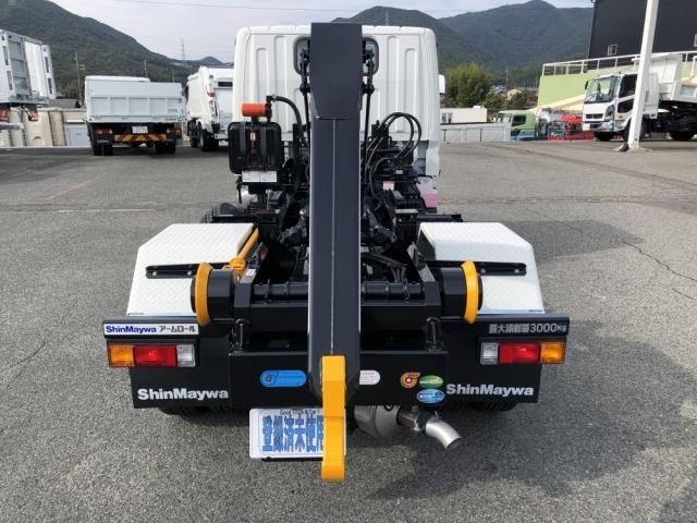 MITSUBISHI CANTER 2025 Image 31