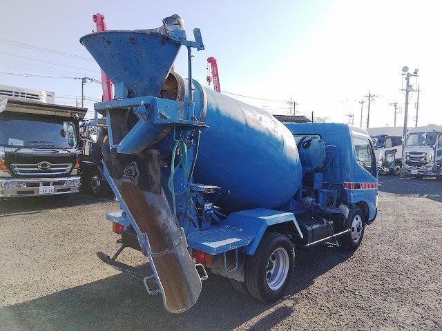 HINO DUTRO 2004 Image 31