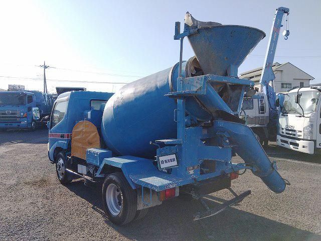 HINO DUTRO 2004 Image 31