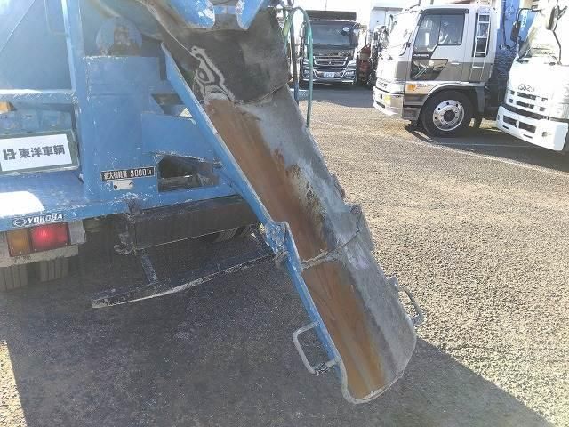 HINO DUTRO 2004 Image 31