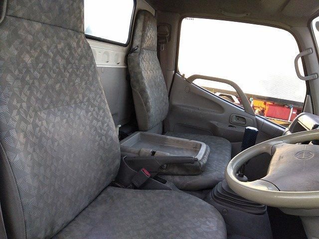 HINO DUTRO 2004 Image 31