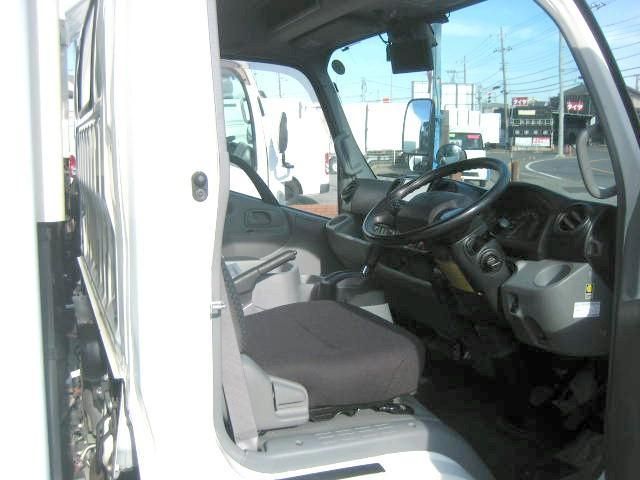 HINO DUTRO 2019 Image 31