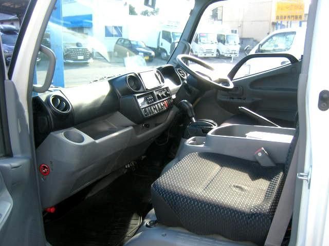 HINO DUTRO 2019 Image 31