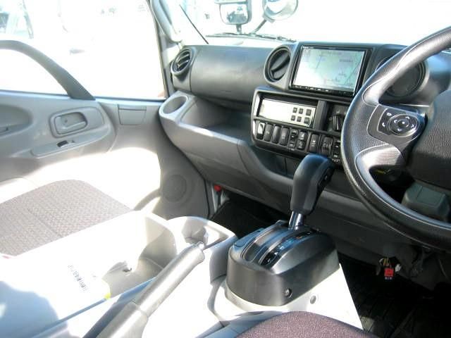 HINO DUTRO 2019 Image 31