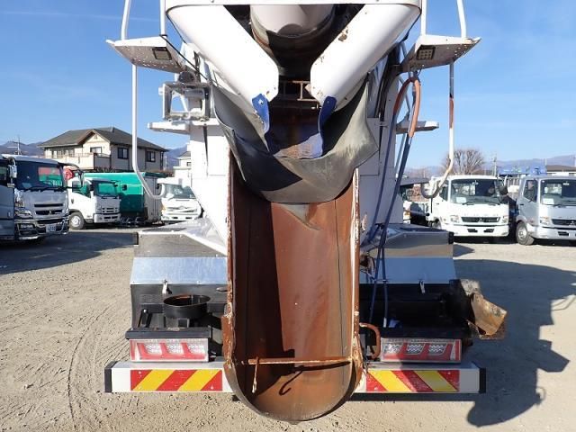 MITSUBISHI FUSOU SUPER GREAT 2015 Image 31