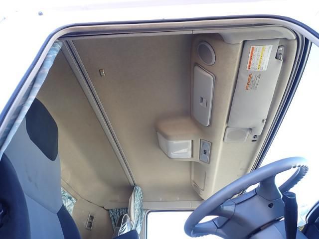 MITSUBISHI FUSOU SUPER GREAT 2015 Image 31