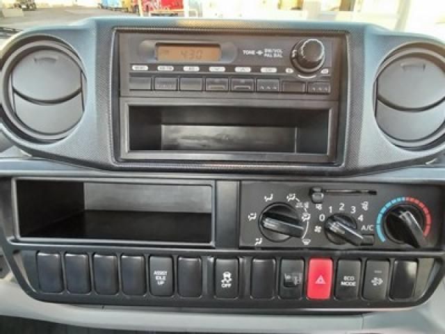 HINO DUTRO 2015 Image 31