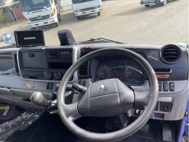 MITSUBISHI CANTER 2018 Image 31