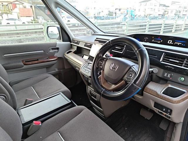 HONDA STEPWAGON 2015 Image 31