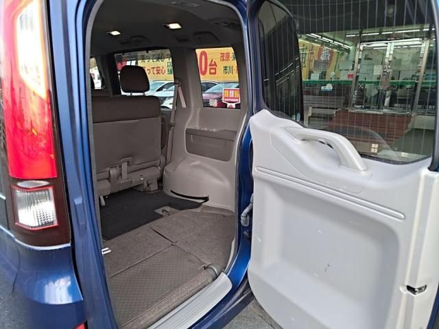 HONDA STEPWAGON 2015 Image 31