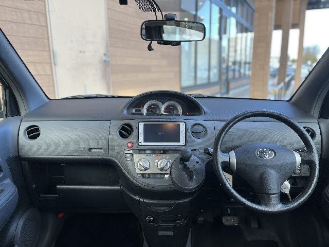 TOYOTA SIENTA 2013 Image 31