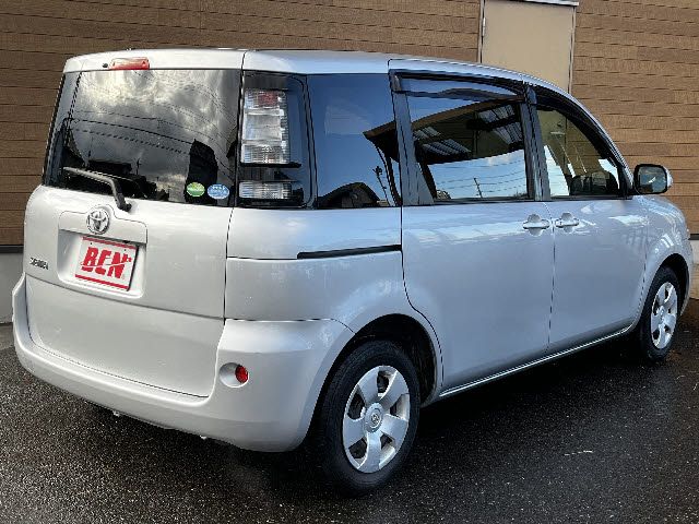 TOYOTA SIENTA 2013 Image 31