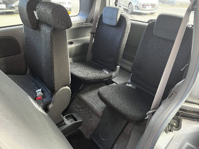 TOYOTA SIENTA 2013 Image 31