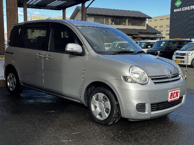 TOYOTA SIENTA 2013 Image 31