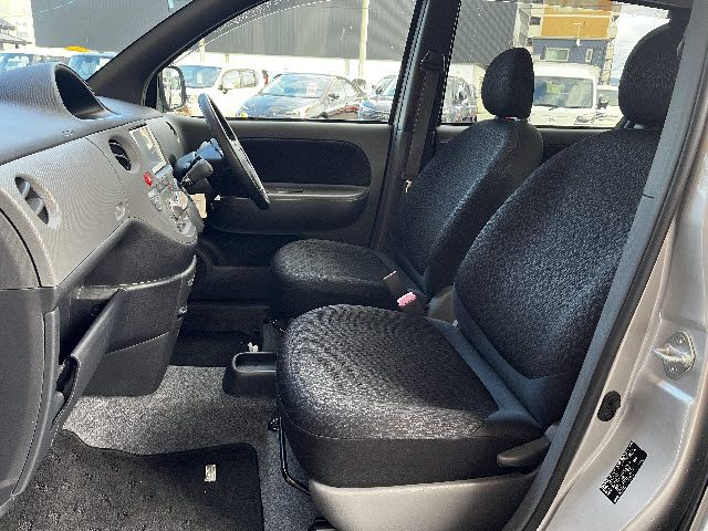 TOYOTA SIENTA 2013 Image 31