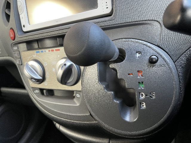 TOYOTA SIENTA 2013 Image 31