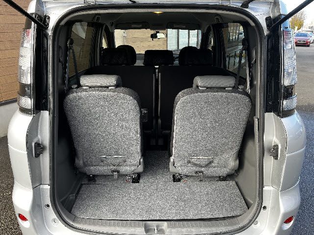 TOYOTA SIENTA 2013 Image 31