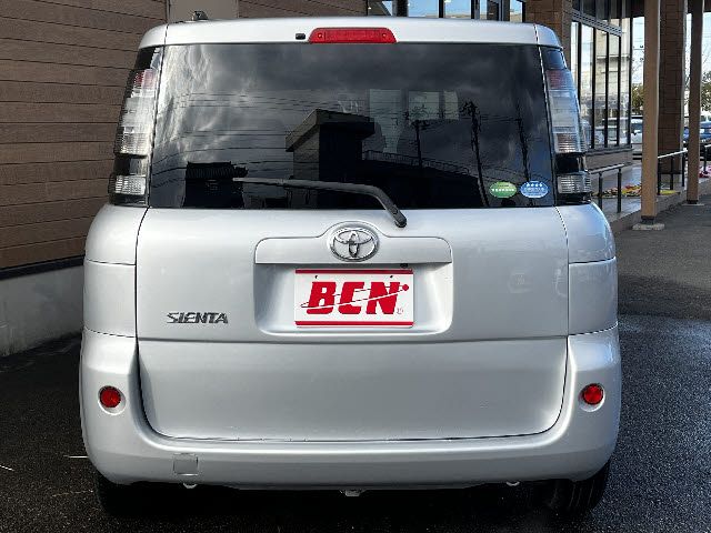 TOYOTA SIENTA 2013 Image 31