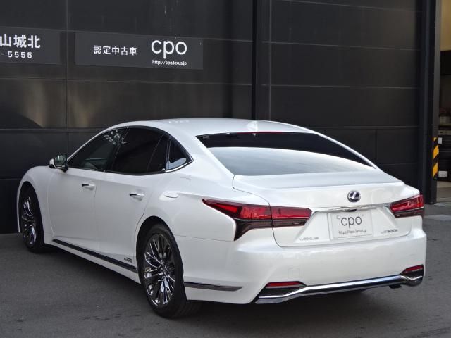TOYOTA LEXUS LS500H 2022 Image 31