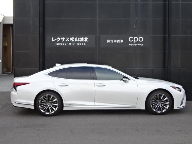 TOYOTA LEXUS LS500H 2022 Image 31
