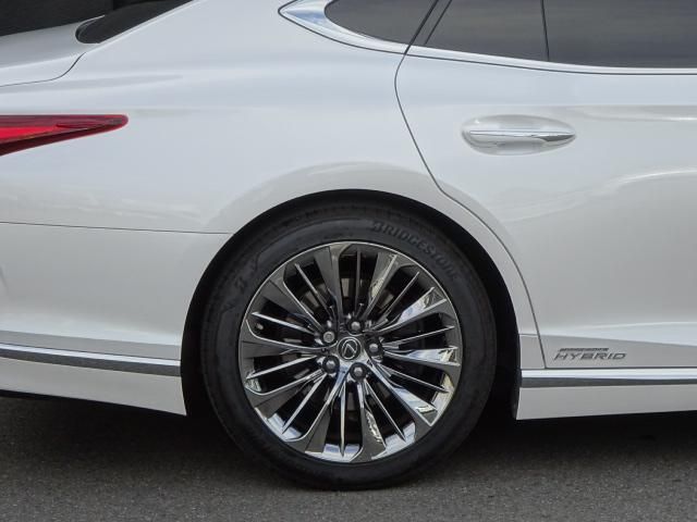 TOYOTA LEXUS LS500H 2022 Image 31