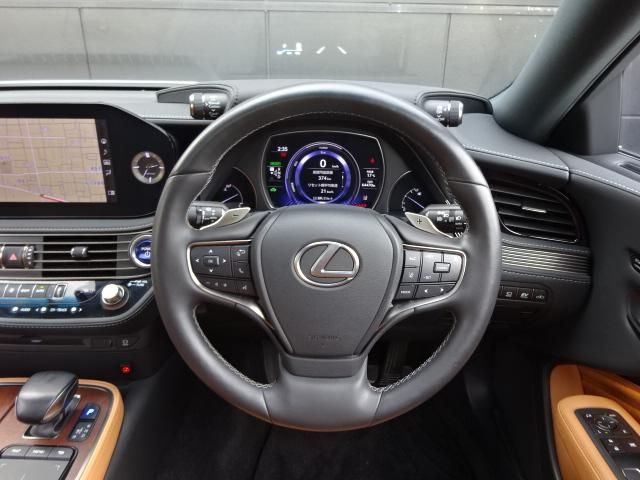 TOYOTA LEXUS LS500H 2022 Image 31