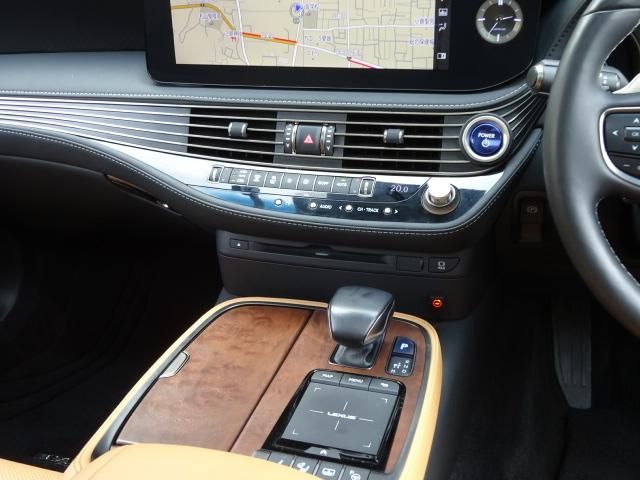 TOYOTA LEXUS LS500H 2022 Image 31