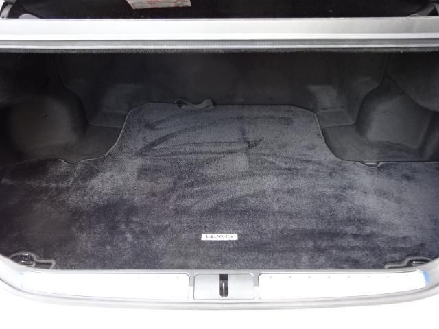 TOYOTA LEXUS LS500H 2022 Image 31