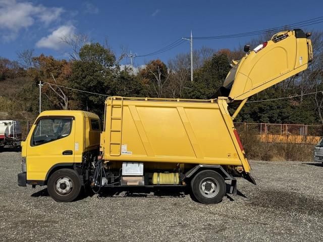 MITSUBISHI CANTER 2018 Image 31