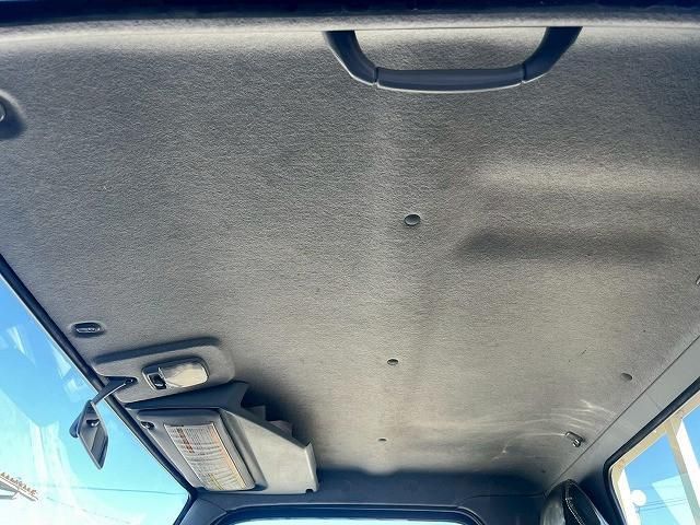 MITSUBISHI CANTER 2018 Image 31