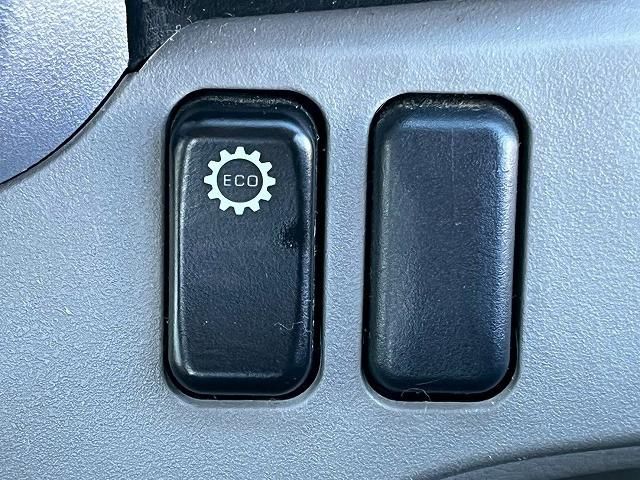 MITSUBISHI CANTER 2018 Image 31