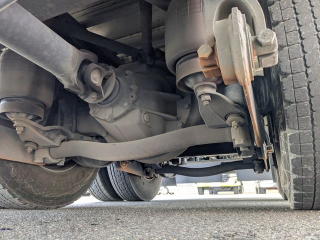 NISSAN DIESEL QUON 2017 Image 31