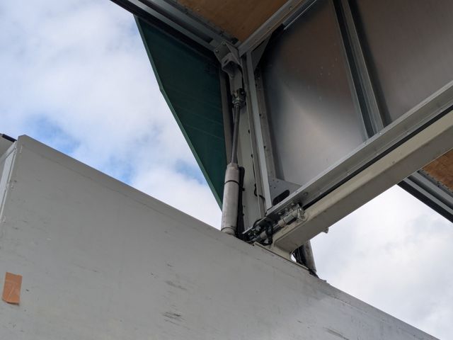 NISSAN DIESEL QUON 2017 Image 31