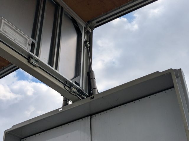 NISSAN DIESEL QUON 2017 Image 31