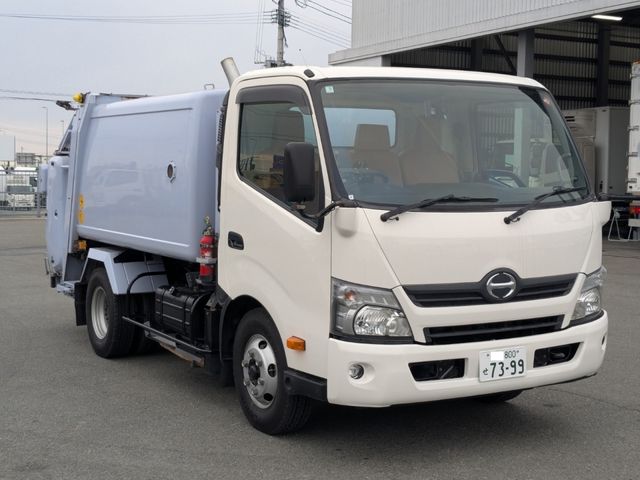 HINO DUTRO 2017 Image 31