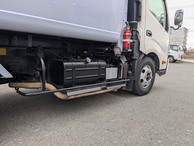 HINO DUTRO 2017 Image 31