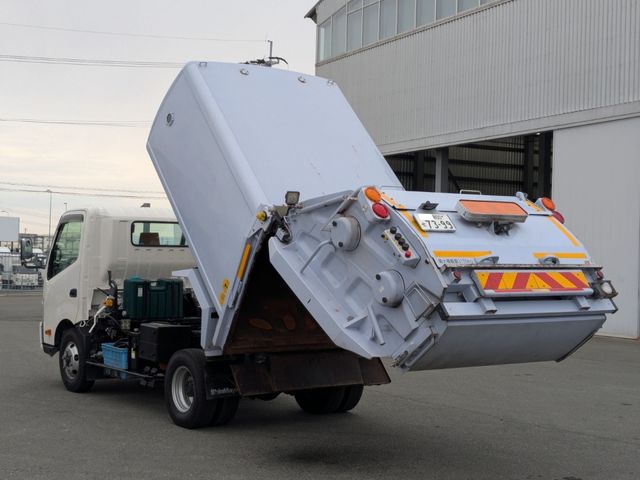 HINO DUTRO 2017 Image 31