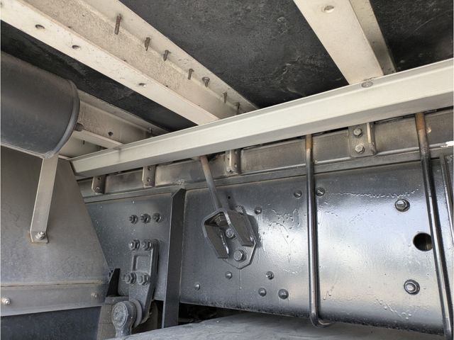 MITSUBISHI FUSOU SUPER GREAT 2017 Image 31