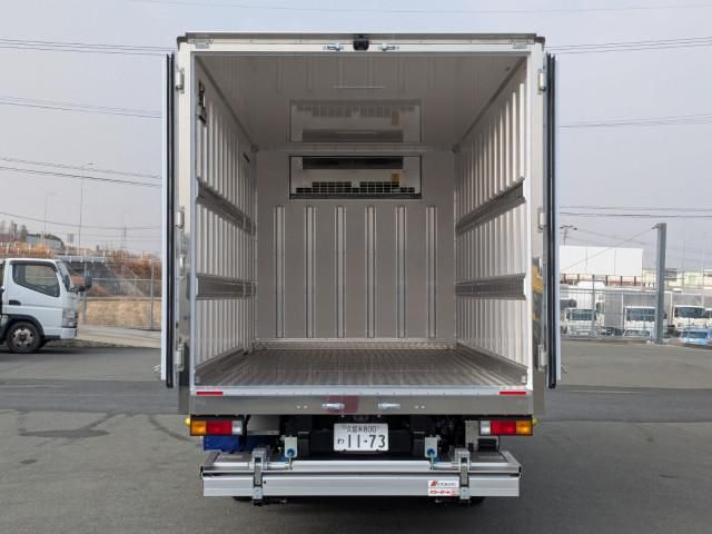 MITSUBISHI CANTER 2025 Image 31